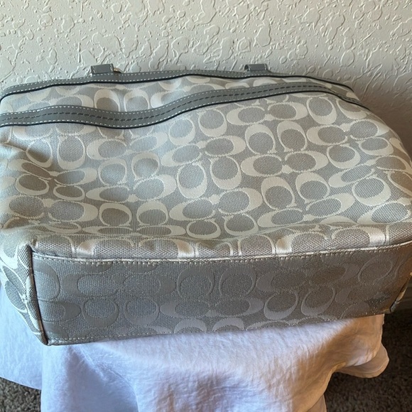 Coach: Gray (F14693) Signature C Canvas Tote Bag - Picture 9 of 16